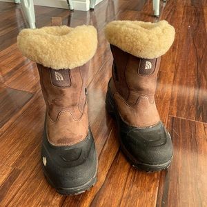 North Face Women's Brown Winter Boots Nuptse Faux Fur Goose Down Size US 7